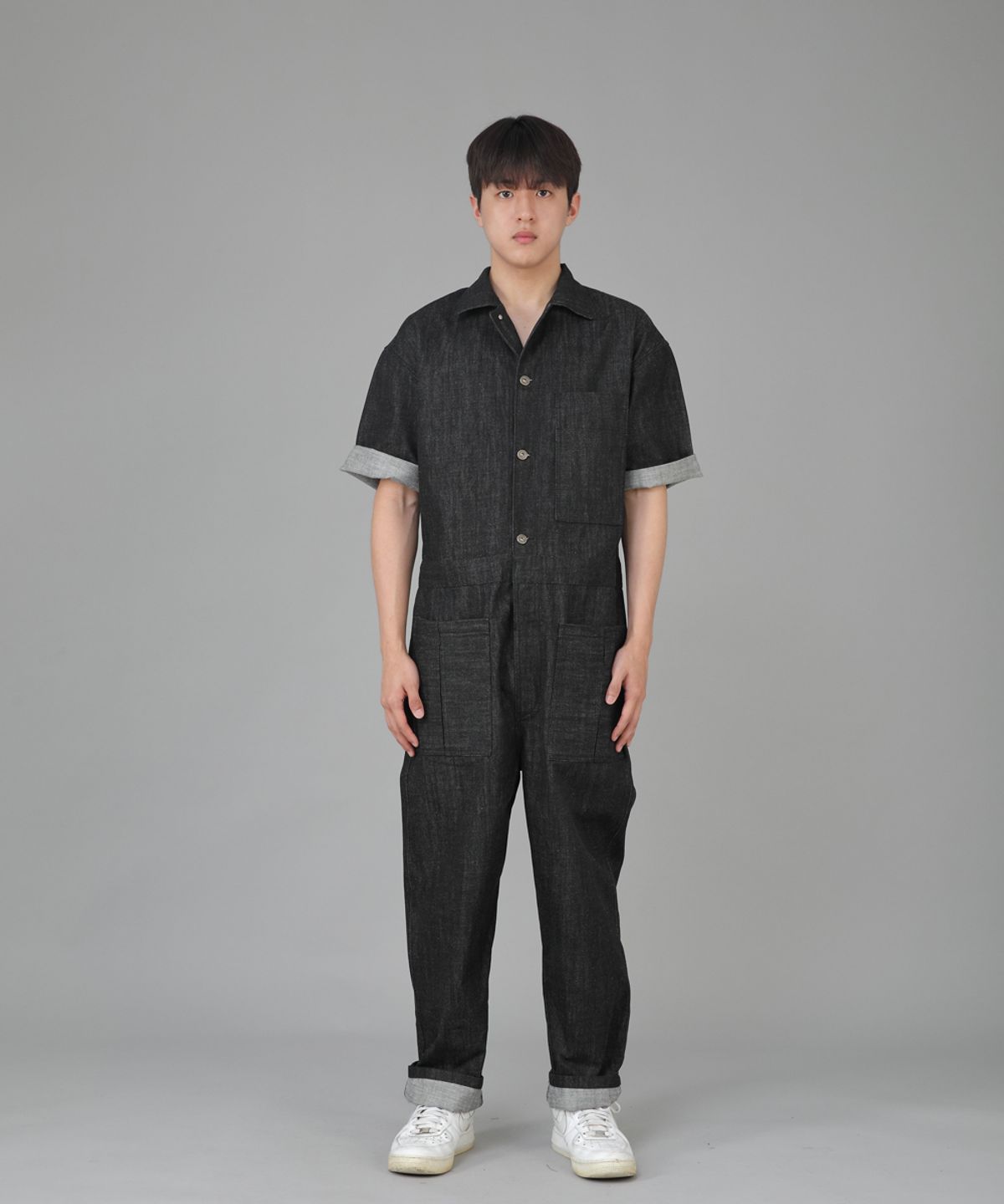세인트크루(SAINTCREW) 오버라운드 테이퍼드 반팔 카고 점프슈트 OT-502CS 데님 블랙