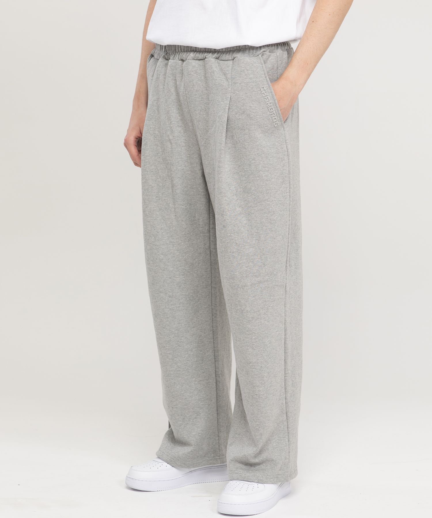 MUSINSA | CHAMBROS Point Logo One-Tuck Wide Sweatpants [Gray]