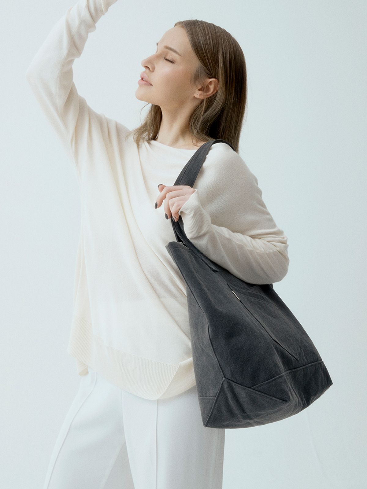 엘더블유엘(LWL) CANDY CRUSH DENIM TOTE h DARK GREY (캔디크러시 데님 토트 h 다크그레이)