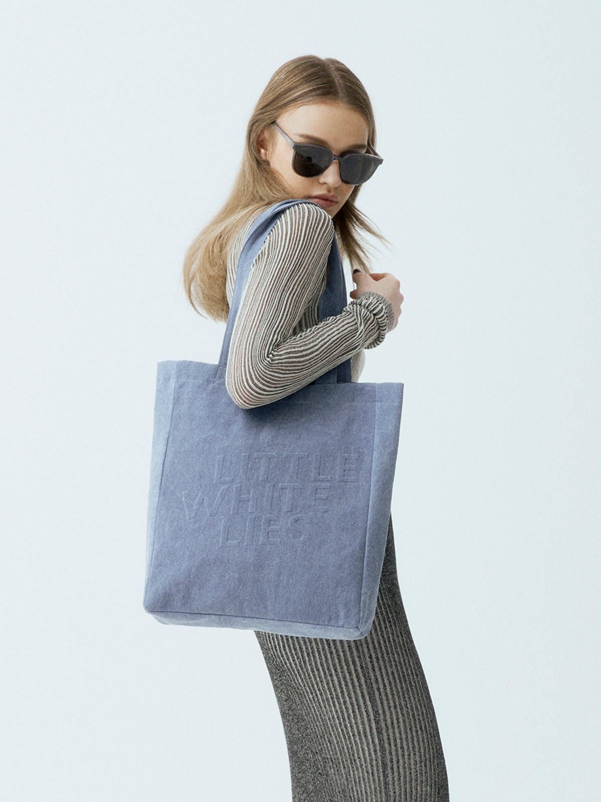 엘더블유엘(LWL) CANDY CRUSH DENIM TOTE v NAVY (캔디크러시 데님 토트 v 네이비)