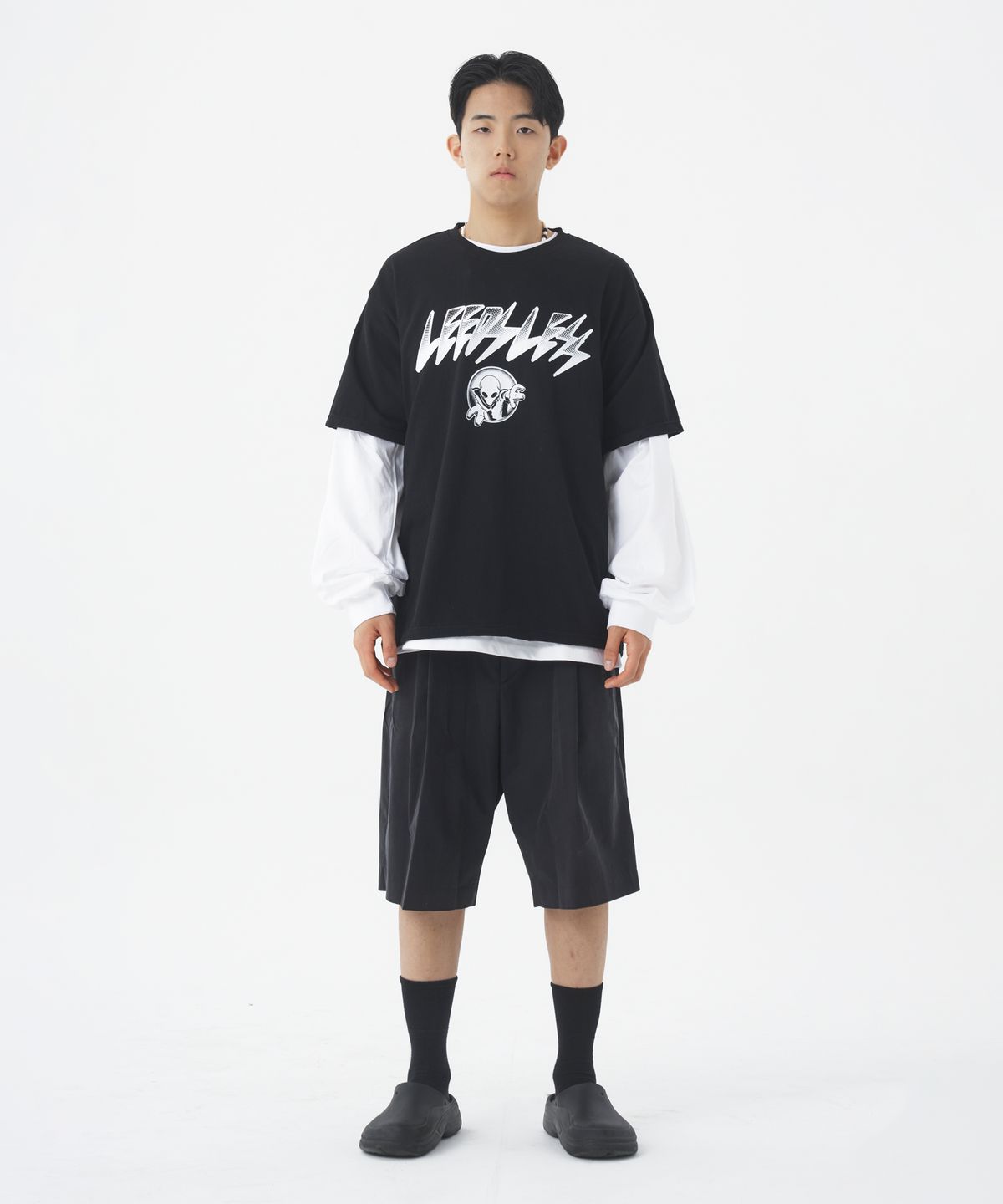 리즈리스(LEEDSLESS) leedsless invasion T-shirt 리즈리스 인베이전 티셔츠 [black]