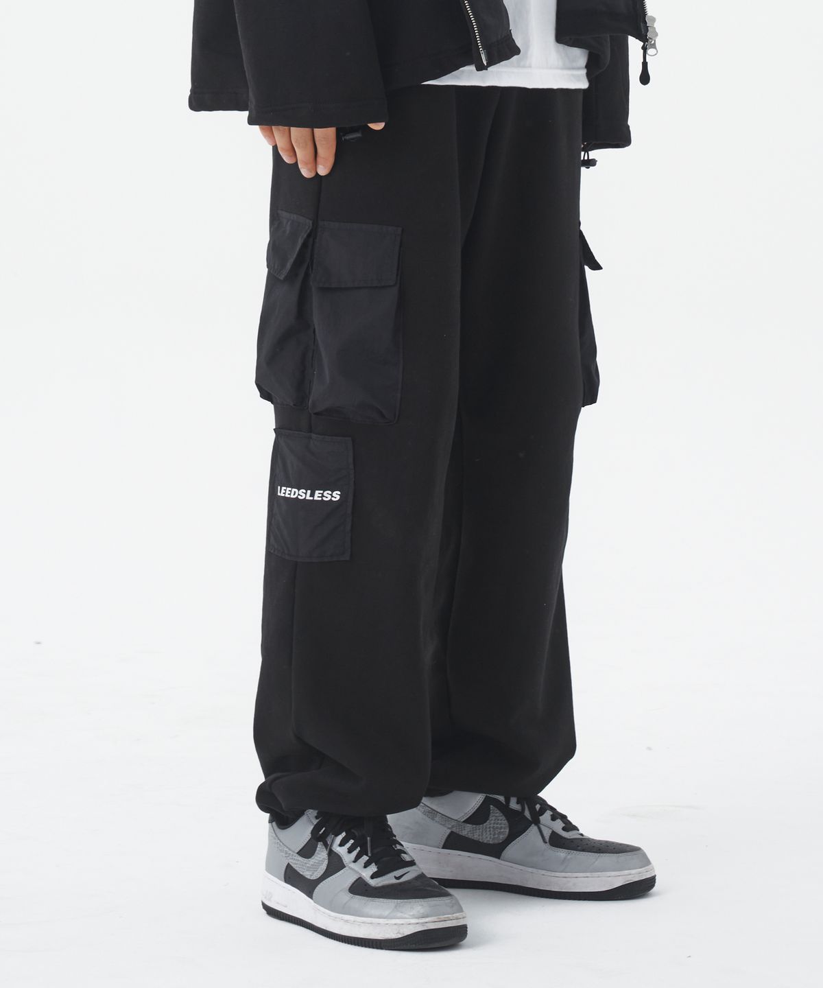리즈리스(LEEDSLESS) leedsless space cargo pants 리즈리스 스페이스 카고 팬츠 [black]