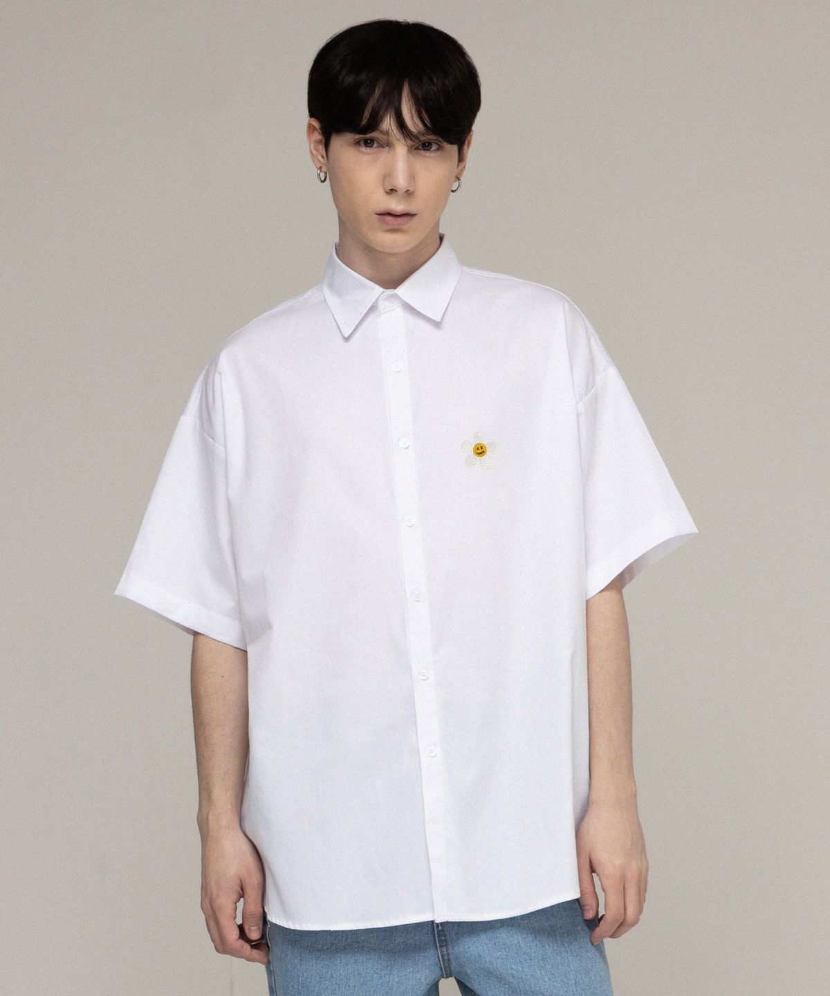 그레이버(GRAVER) [UNISEX]플라워도트 자수 오버핏 반팔셔츠_화이트