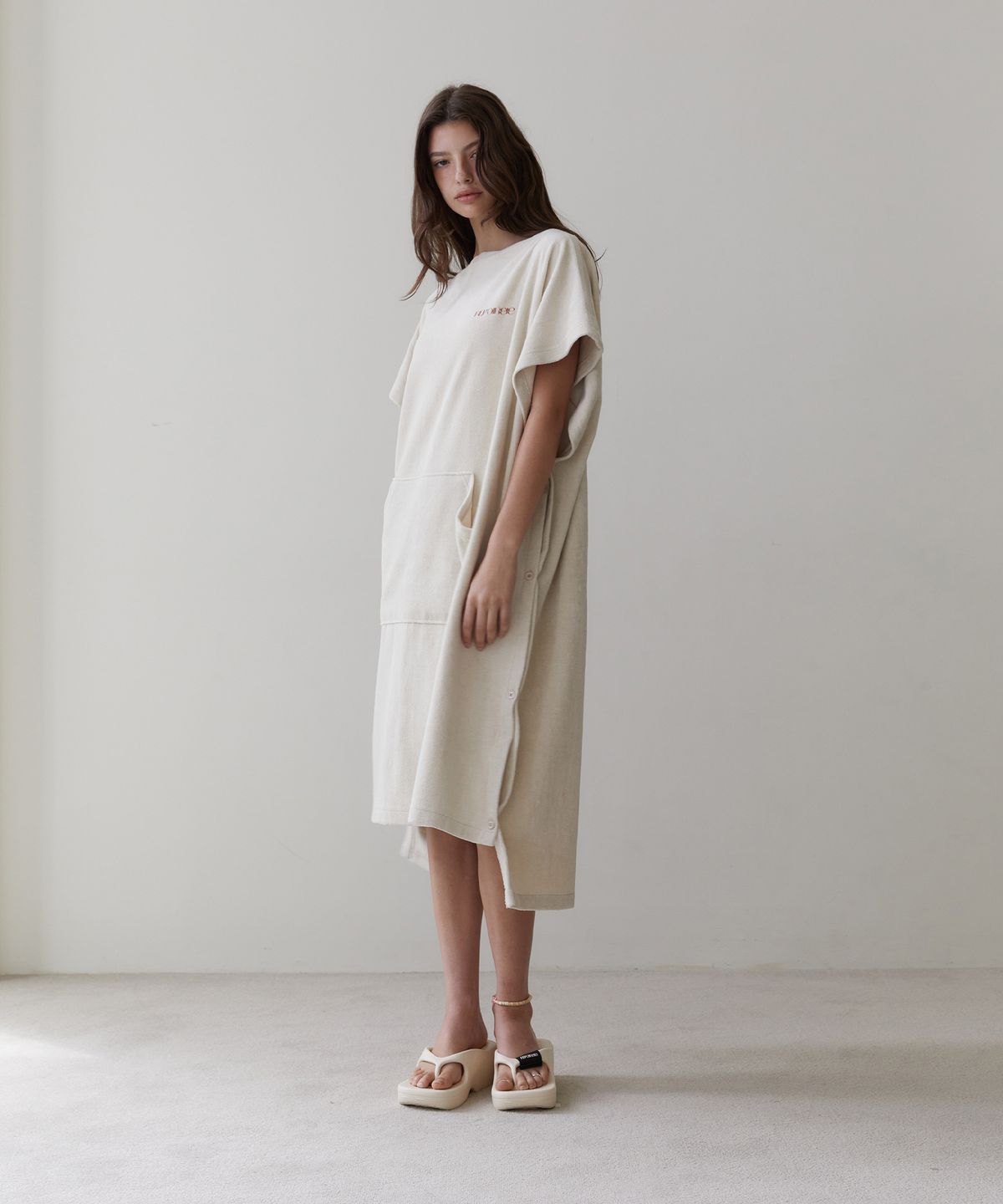 르브아시스(REVOIRSIS) RVIS lump flip-flop cream
