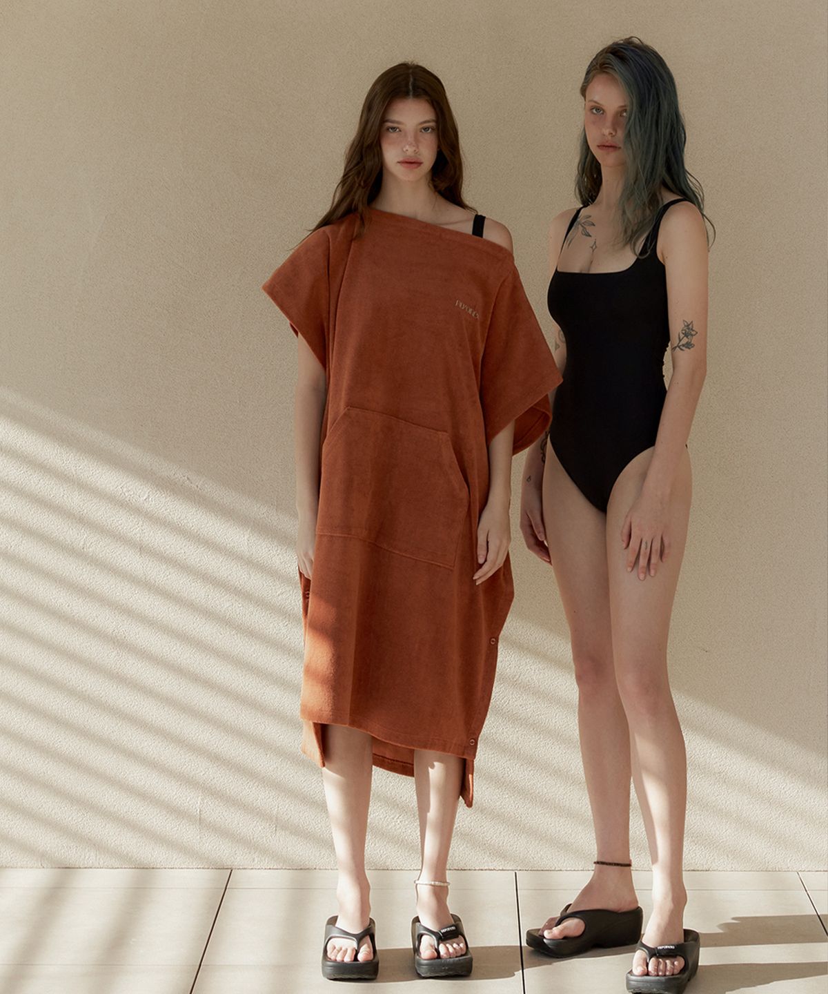 르브아시스(REVOIRSIS) RVIS terry twoway poncho camel