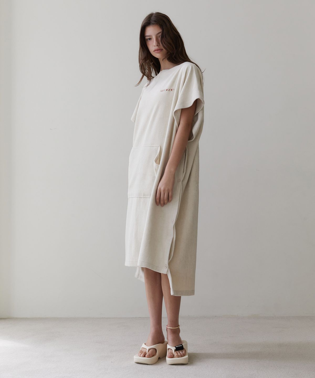 르브아시스(REVOIRSIS) RVIS terry twoway poncho cream