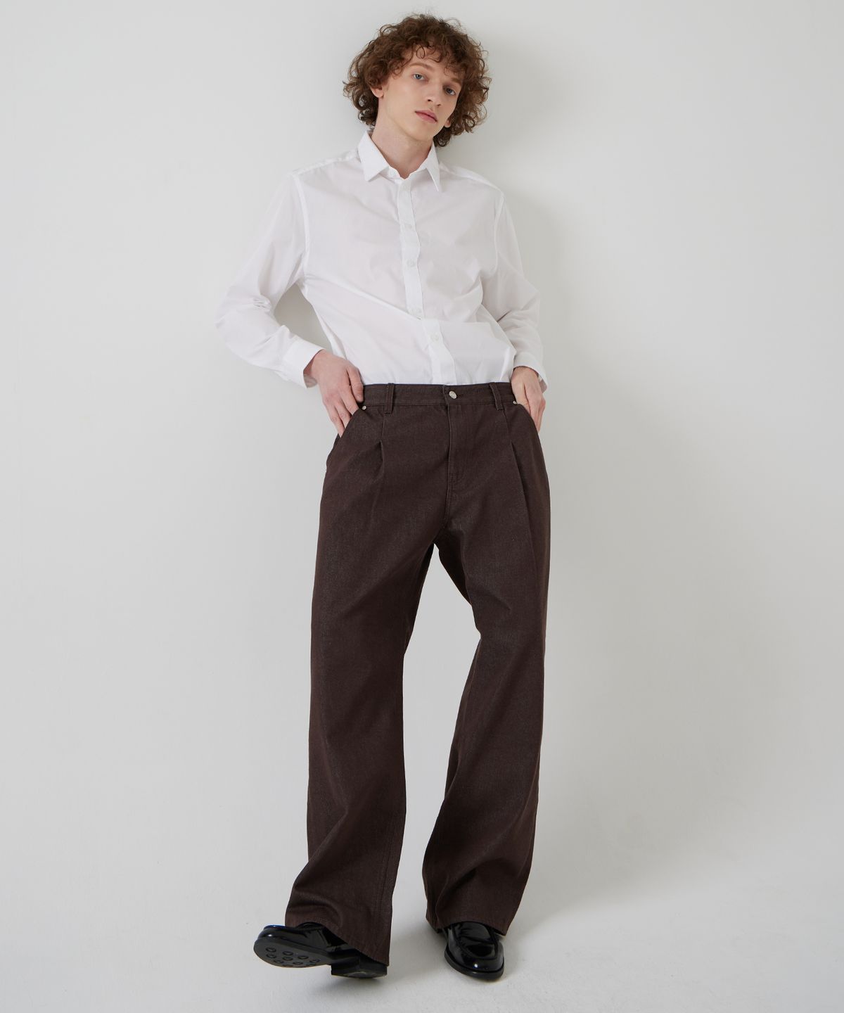 씨네드(CINEDE) [Pluto Wide Pintuck Denim - BROWN]플루토 와이드 핀 턱 데님 - BROWN