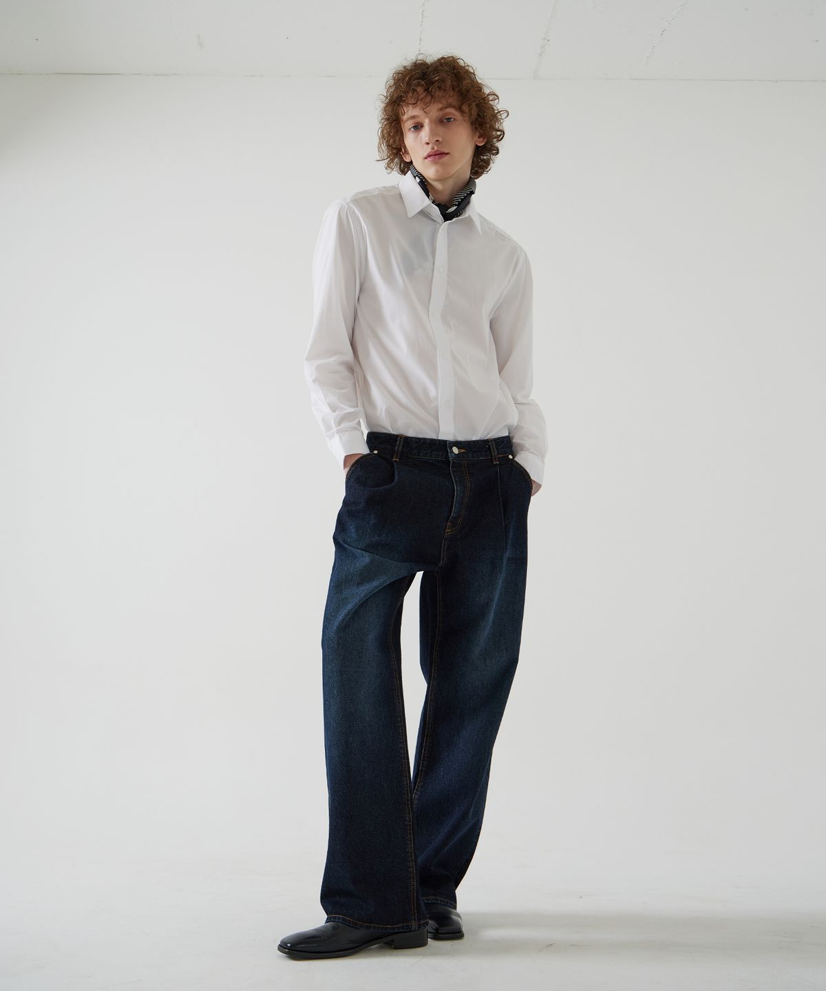 씨네드(CINEDE) [Saturn Wide Washed Pintuck Denim - DEEP INDIGO]새턴 와이드 워싱 핀 턱 데님- DEEP INDIGO