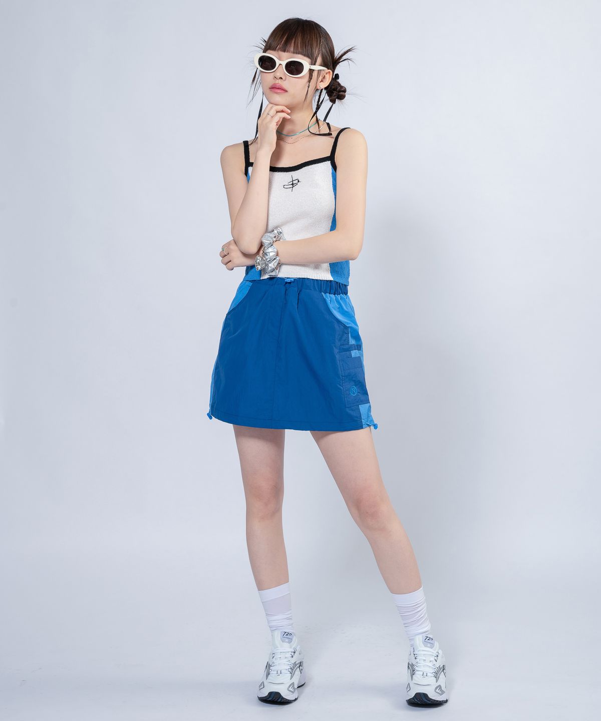 언유주얼 노말(UNUSUALNORMAL) WINDY SYMBOL SKIRT _ BLUE