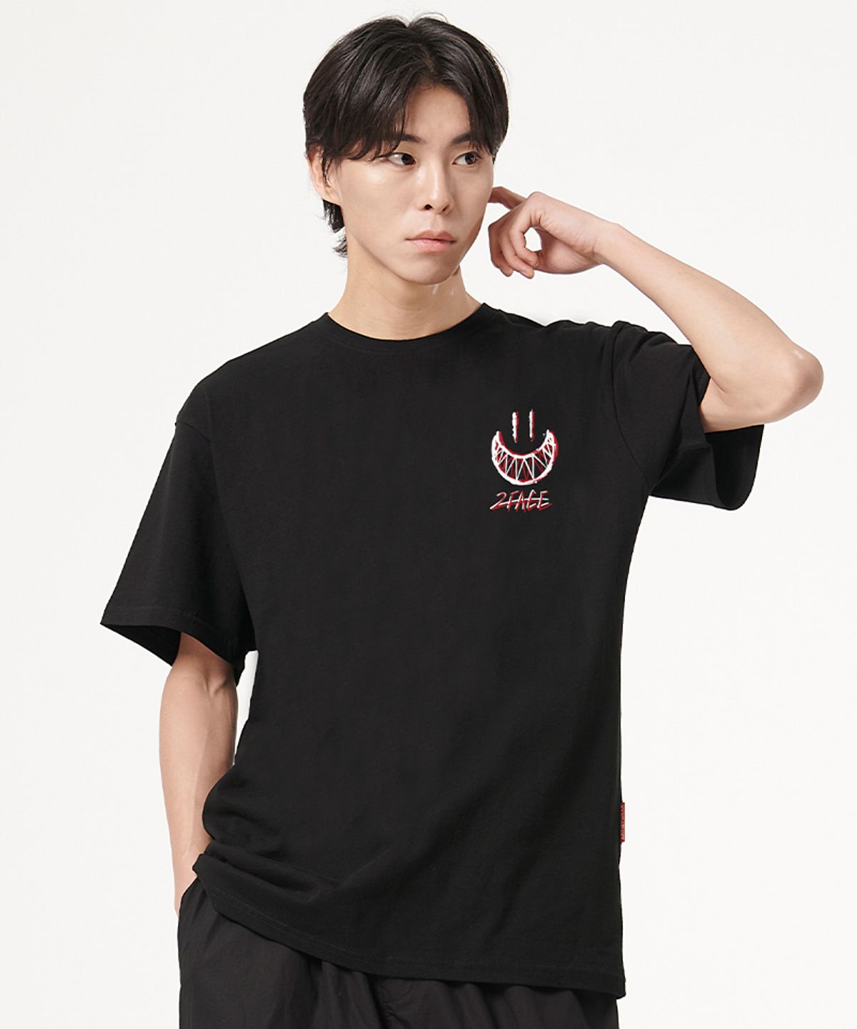 아티스트웨어(ARTISTWEAR) [ATW X TWOFACE] 위치헌트 반팔티