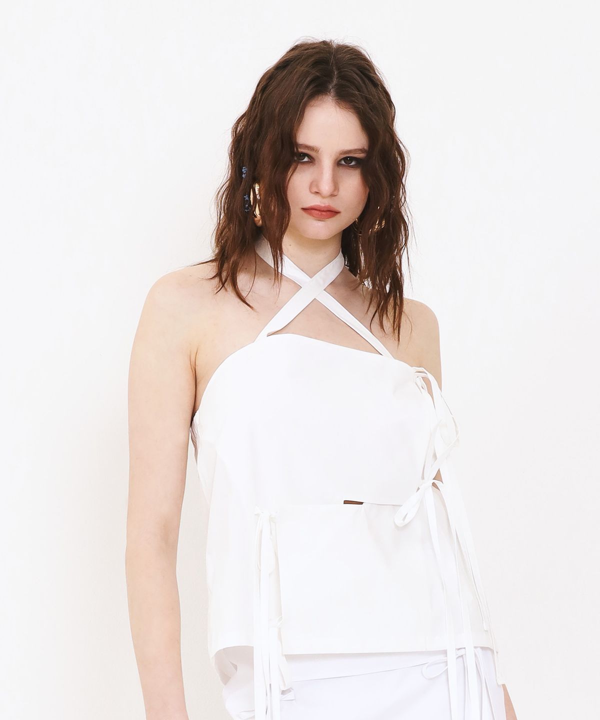 쎄쎄쎄(SETSETSET) SIGNATURE CROSSOVER RIBBON TANK TOP WHITE