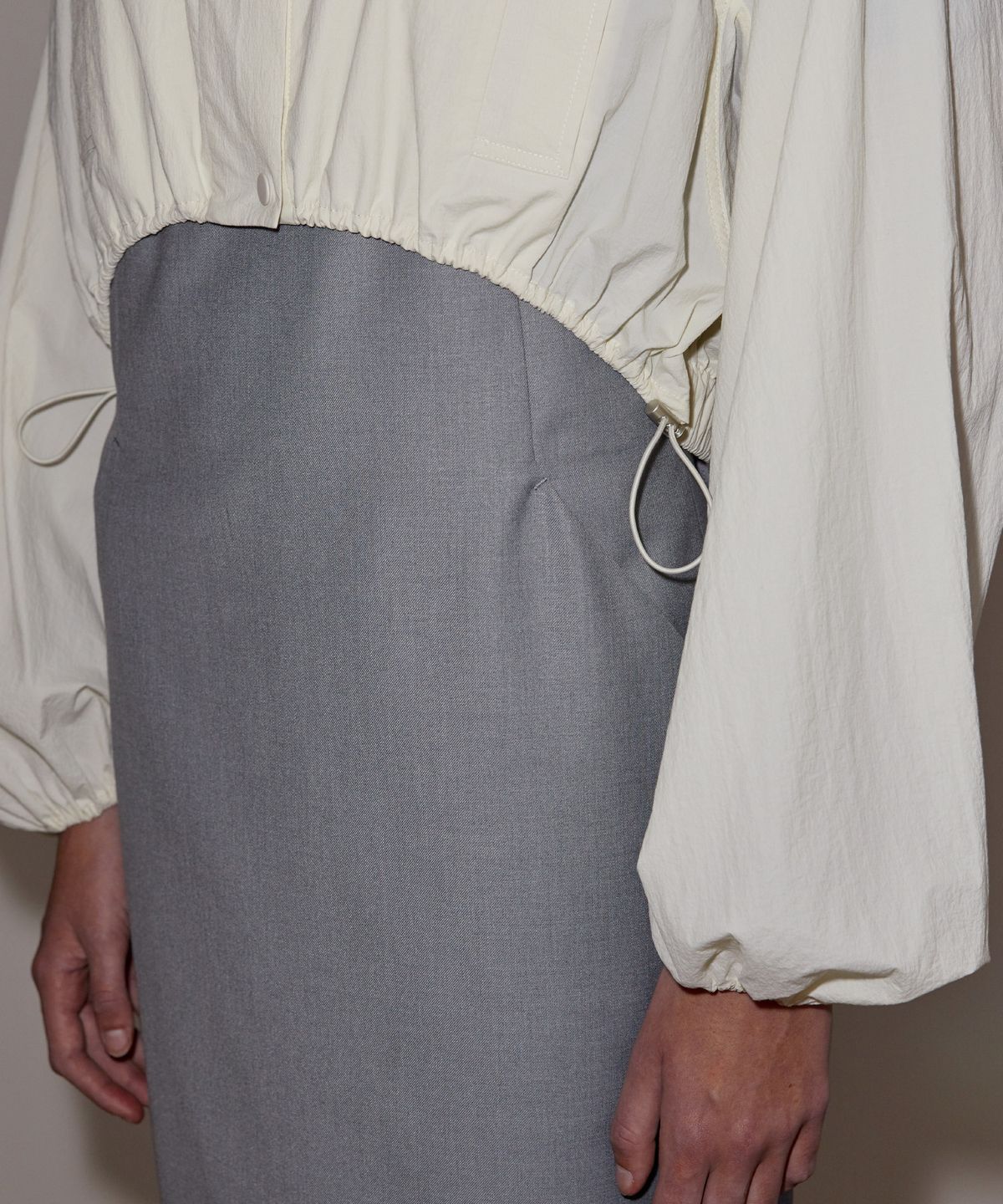 엔오르(EN OR) DOUBLE STRIPE STRING CROP JACKET - CREAM