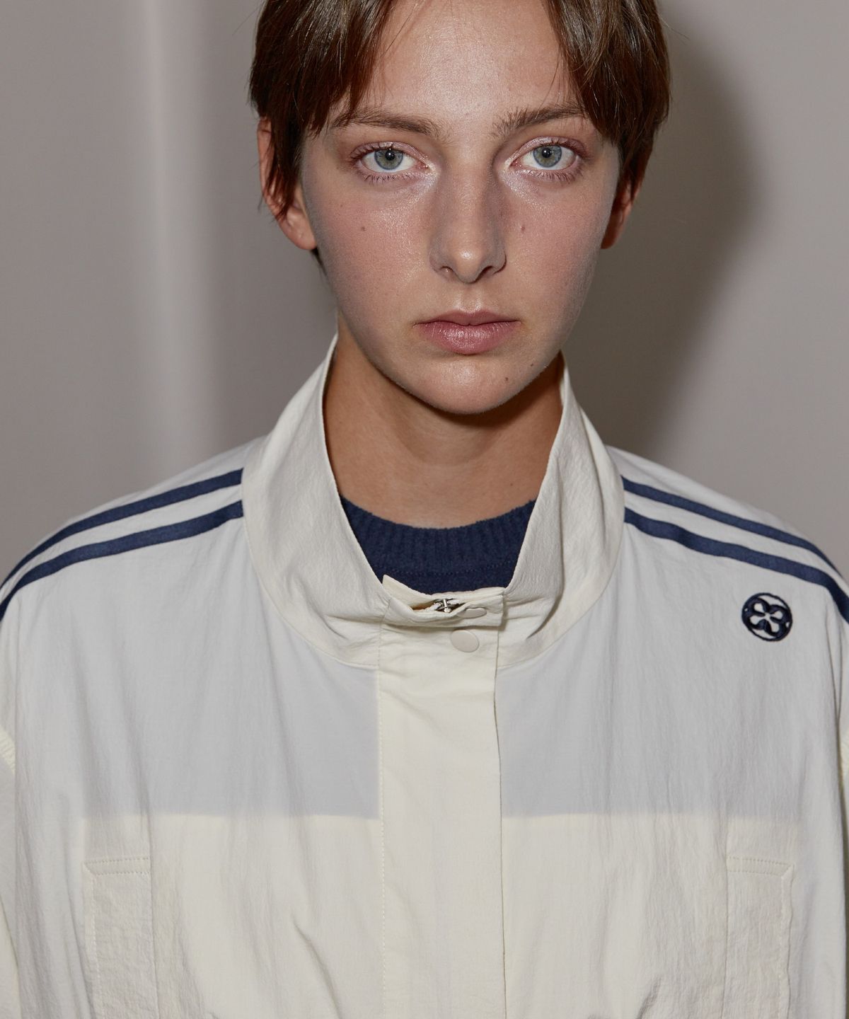 엔오르(EN OR) DOUBLE STRIPE STRING CROP JACKET - CREAM