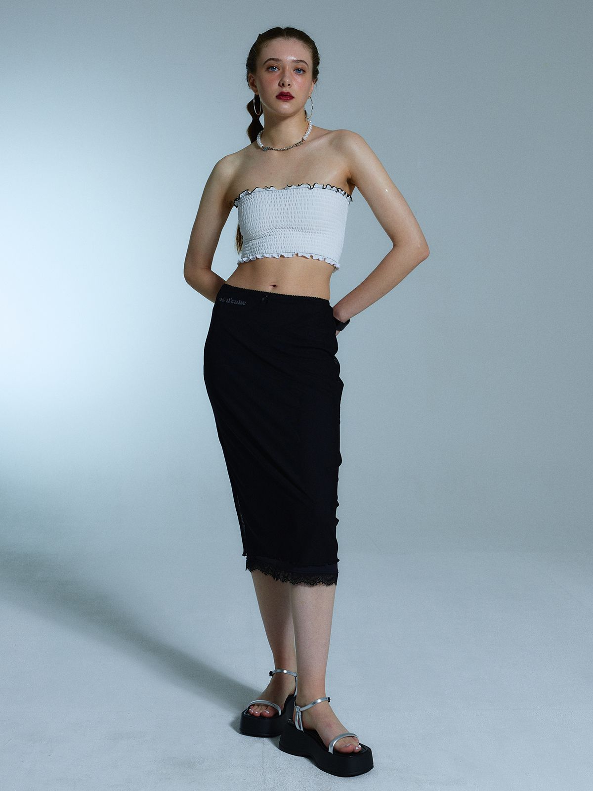 에즈이프 캘리(ASIF CALIE) FLOWER TUBE TOP WHITE