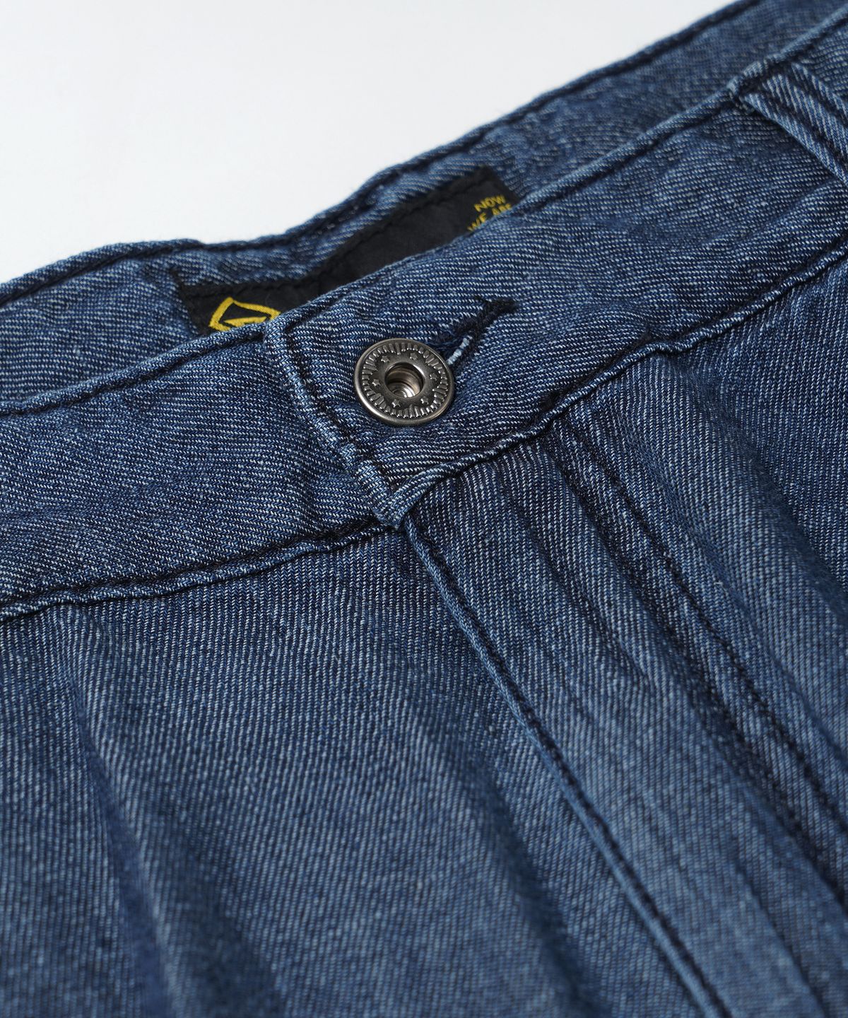 프리즘웍스(FRIZMWORKS) LINEN DENIM ONE TUCK BERMUDA PANTS _ BLUE