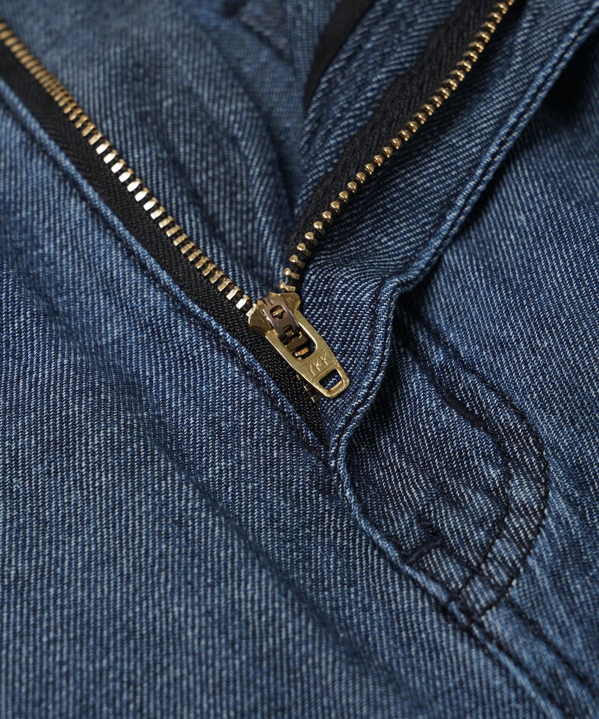 프리즘웍스(FRIZMWORKS) LINEN DENIM ONE TUCK BERMUDA PANTS _ BLUE