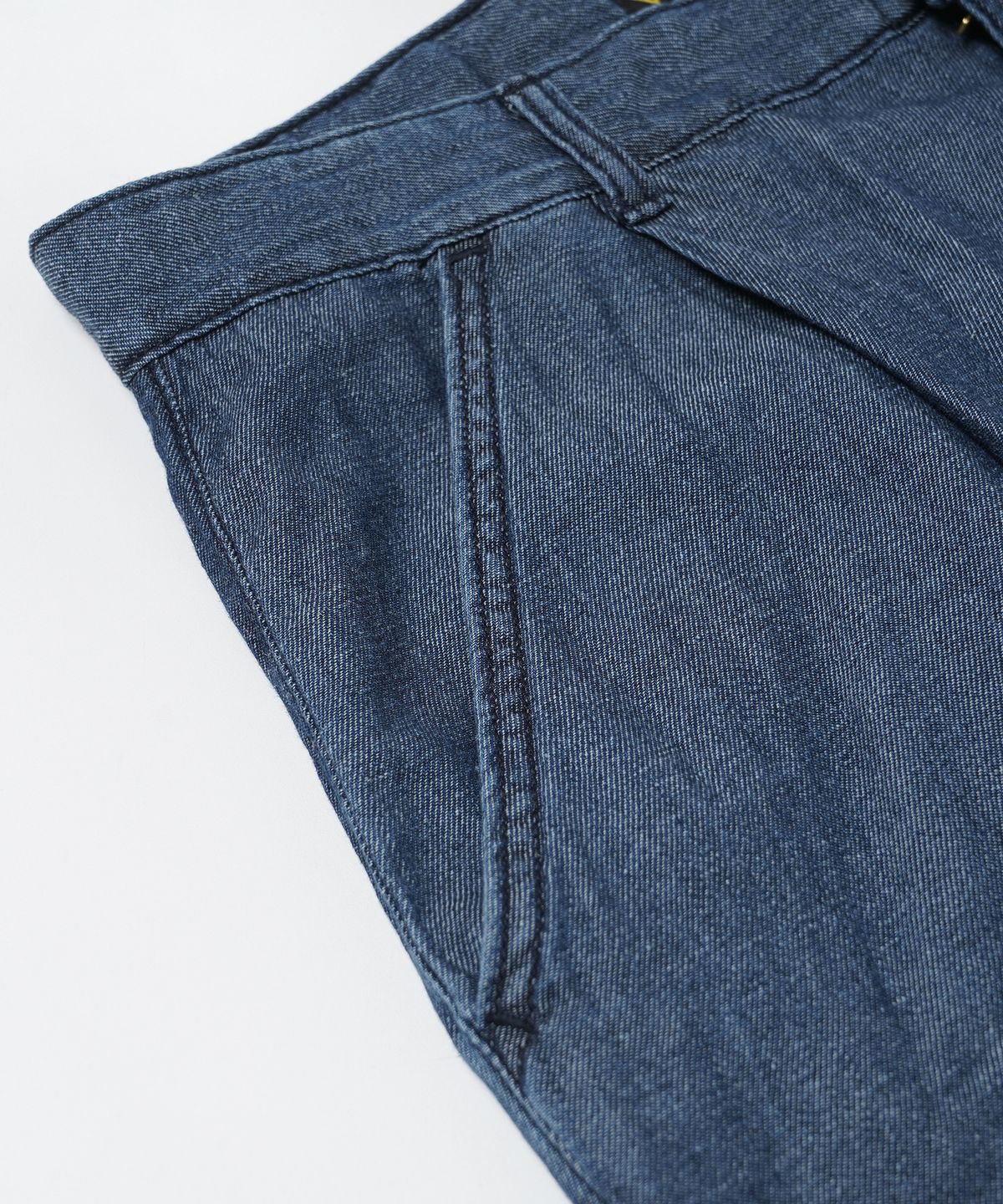 프리즘웍스(FRIZMWORKS) LINEN DENIM ONE TUCK BERMUDA PANTS _ BLUE