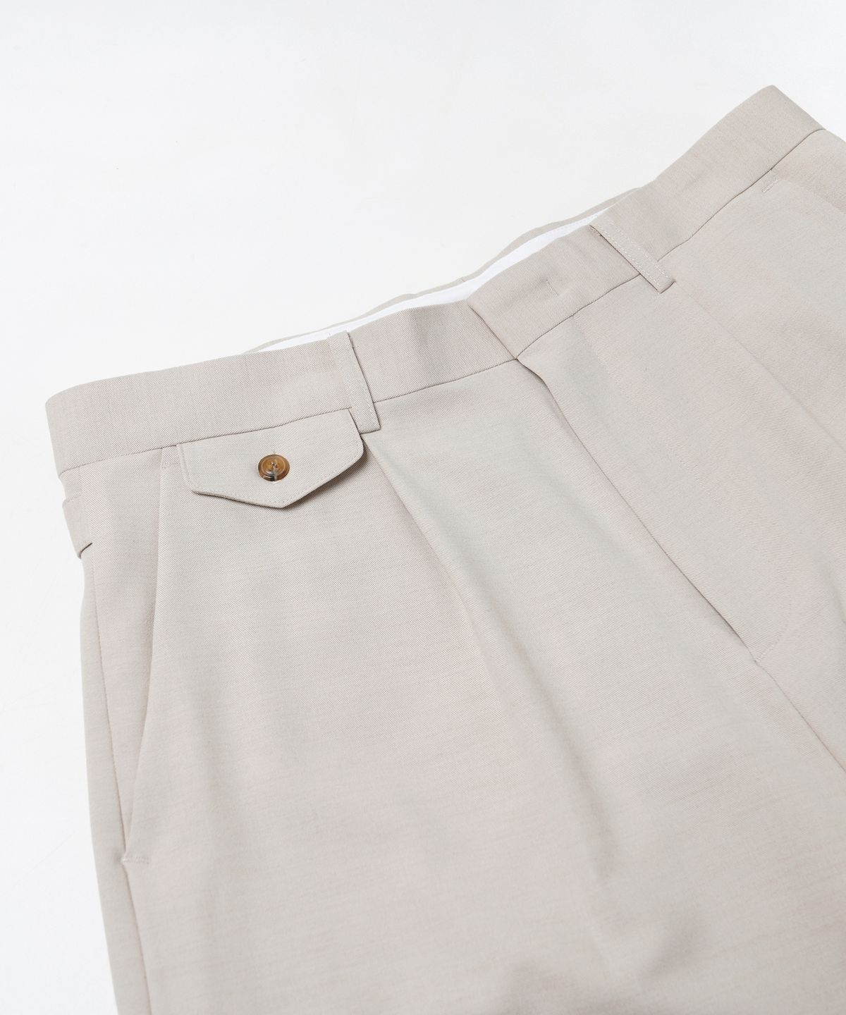 프리즘웍스(FRIZMWORKS) WIDE BERMUDA PANTS _ IVORY