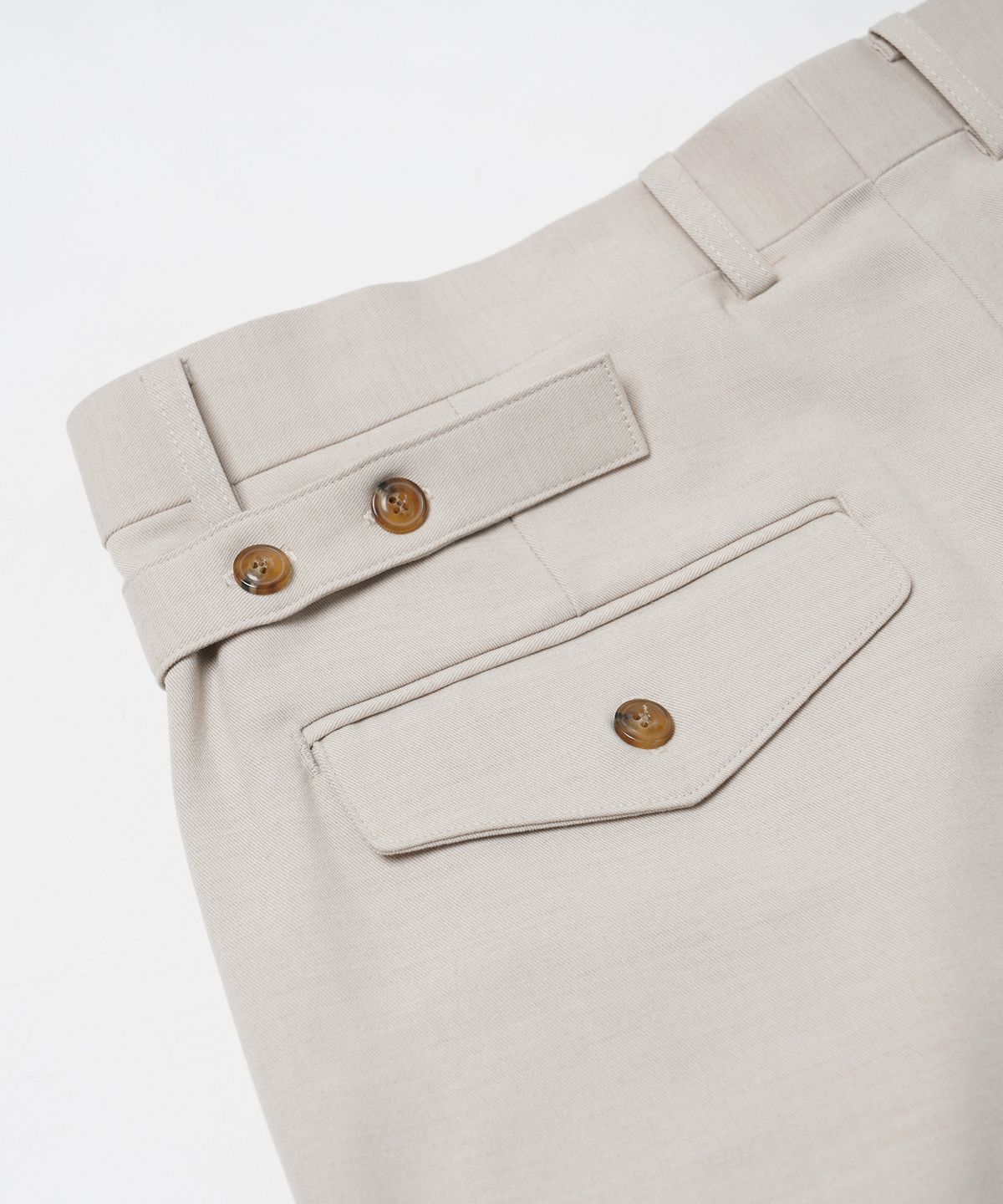 프리즘웍스(FRIZMWORKS) WIDE BERMUDA PANTS _ IVORY