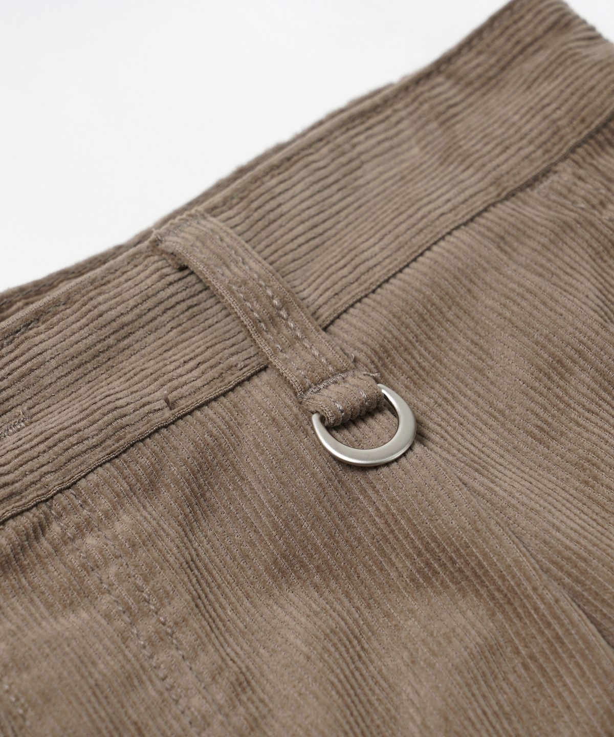 프리즘웍스(FRIZMWORKS) CORDUROY LOOP SHORTS _ SAND