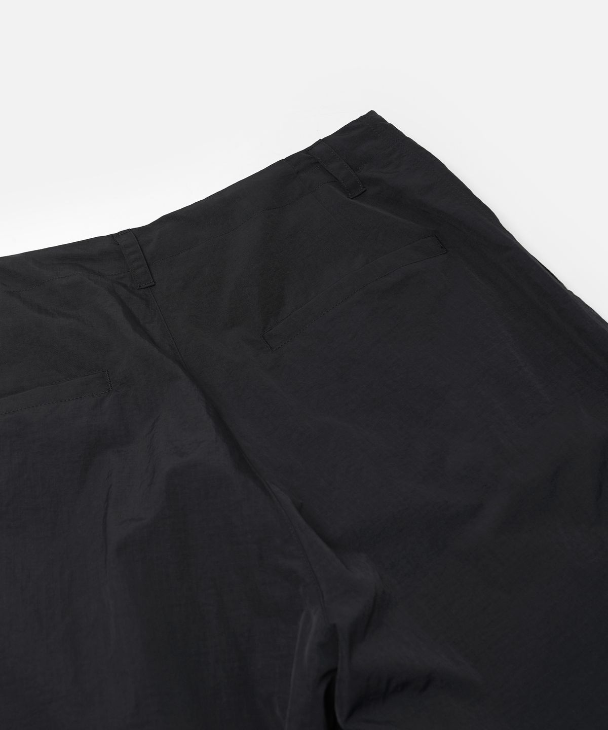 프리즘웍스(FRIZMWORKS) NYLON RIPSTOP PARACHUTE PANTS _ BLACK