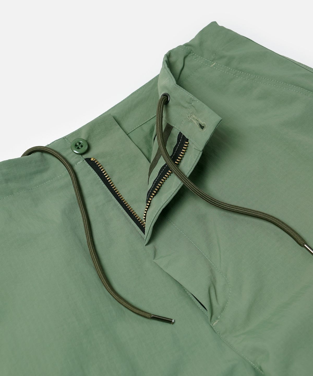 프리즘웍스(FRIZMWORKS) NYLON RIPSTOP PARACHUTE PANTS _ SAGE GREEN