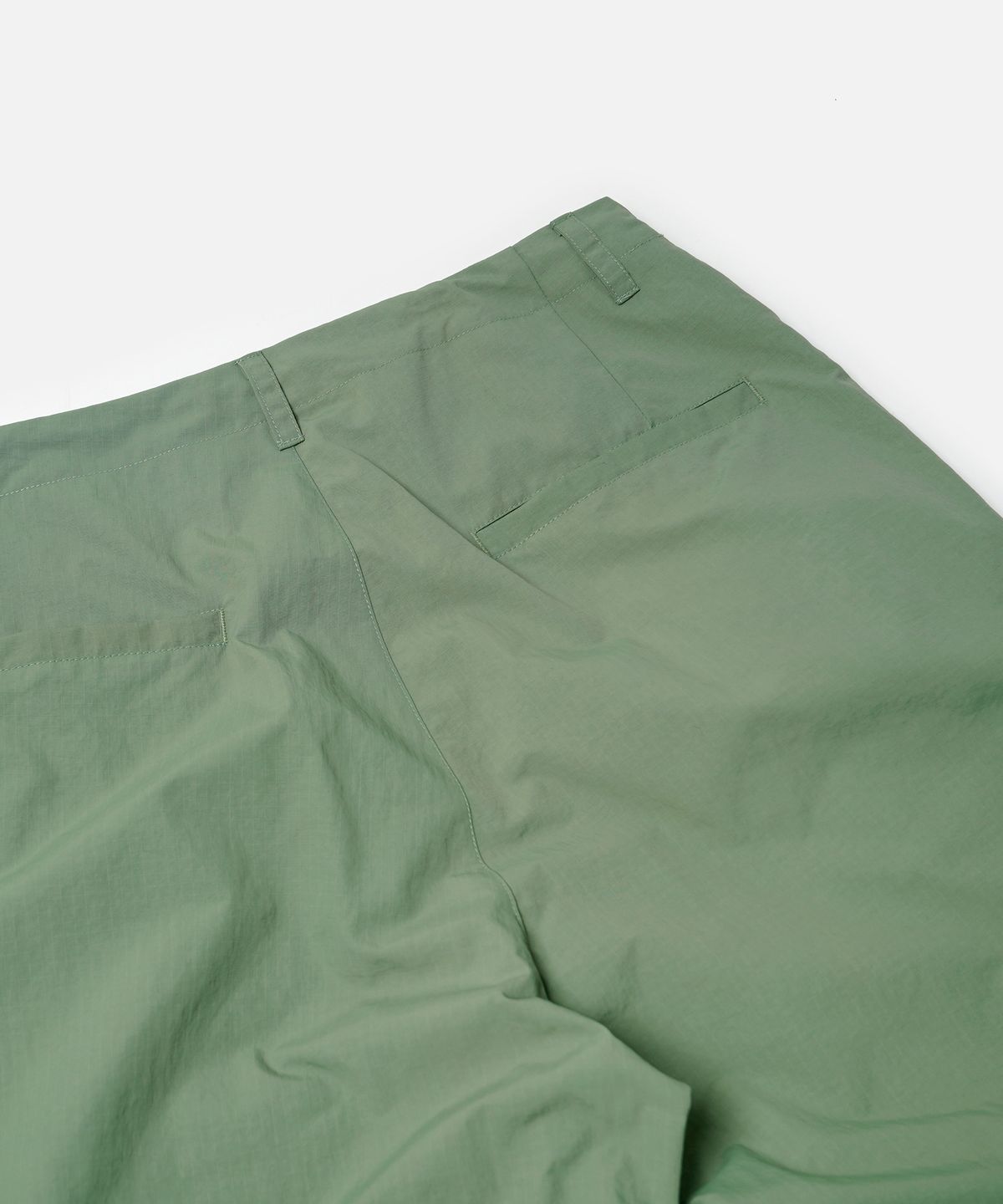 프리즘웍스(FRIZMWORKS) NYLON RIPSTOP PARACHUTE PANTS _ SAGE GREEN