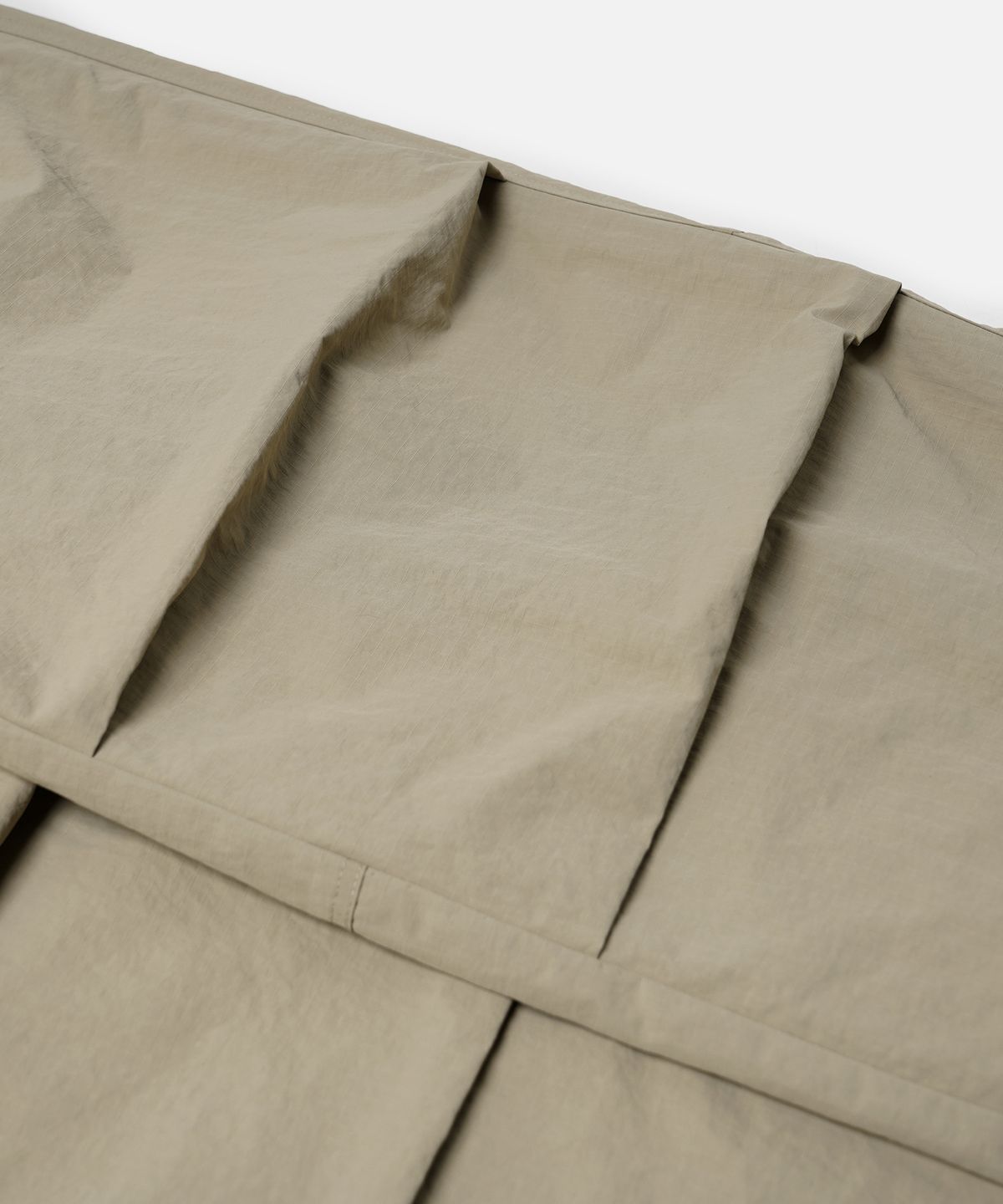 프리즘웍스(FRIZMWORKS) NYLON RIPSTOP PARACHUTE PANTS _ BEIGE