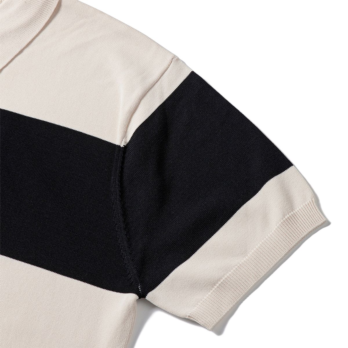 암피스트(AMFEAST) Striped Round Collar Knitwear Black
