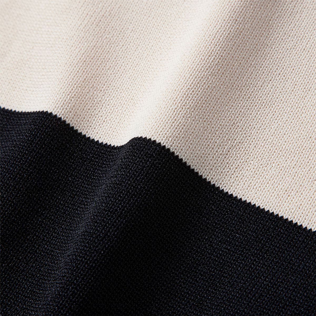 암피스트(AMFEAST) Striped Round Collar Knitwear Black