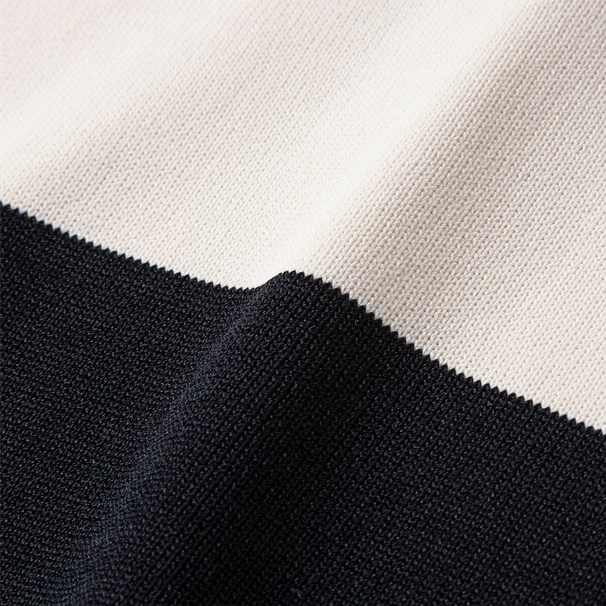 암피스트(AMFEAST) Striped Round Collar Knitwear Black&Burgundy