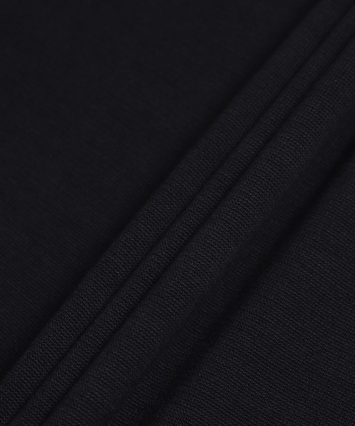 스톤아일랜드(STONE ISLAND) 남성 쉐도우 프로젝트 와펜 패치 라운드 니트 - 블랙 / 77195061SV0029