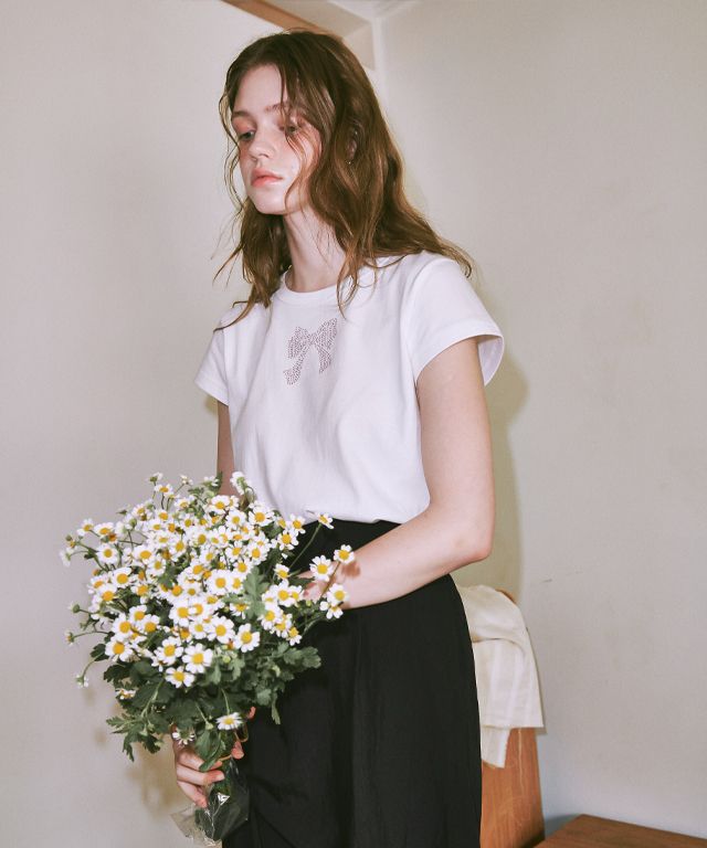 RONRON★韓国★大人気★ CRYSTAL RIBBON HOTFIX T SHIRT 2色 RONRON CRYSTAL RIBBON HOTFIX T SHIRT WHITE – SeoulSeoul