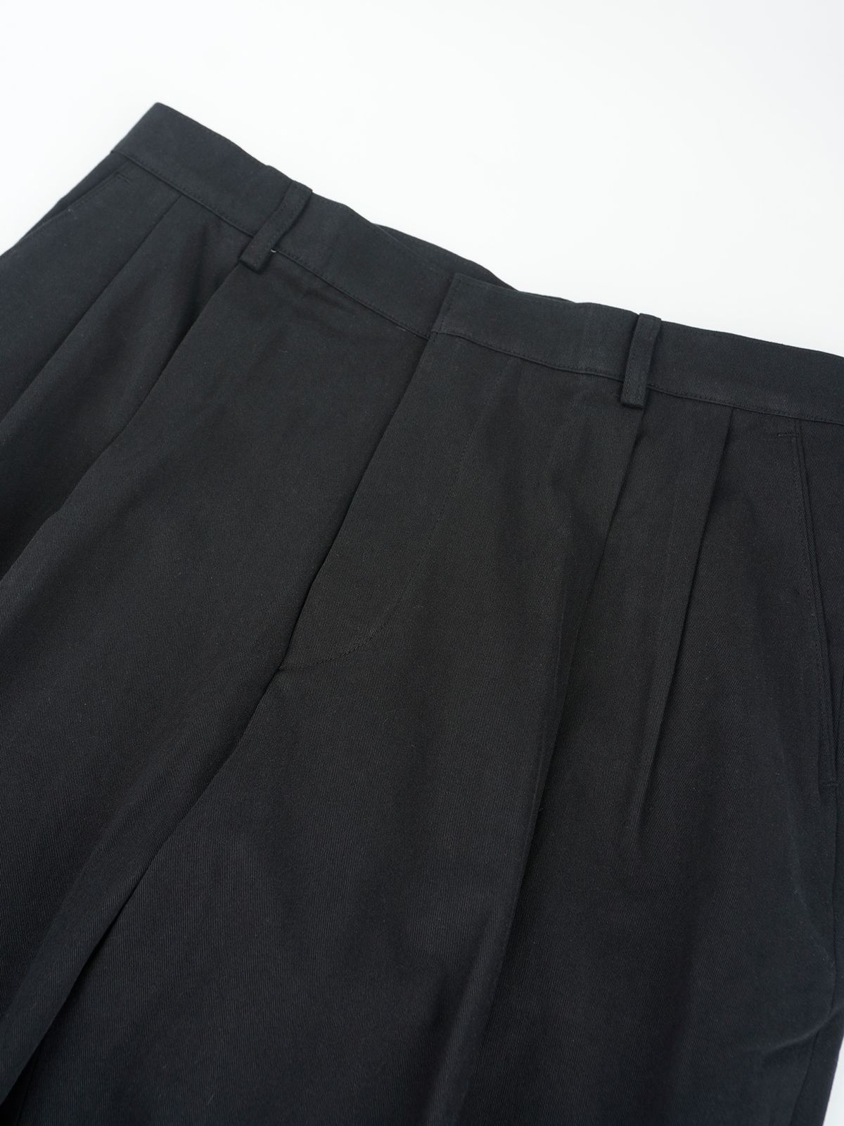 네네츠 어센틱(NENETS AUTHENTIC) CITY WIDE 2TUCK PANTS BLACK