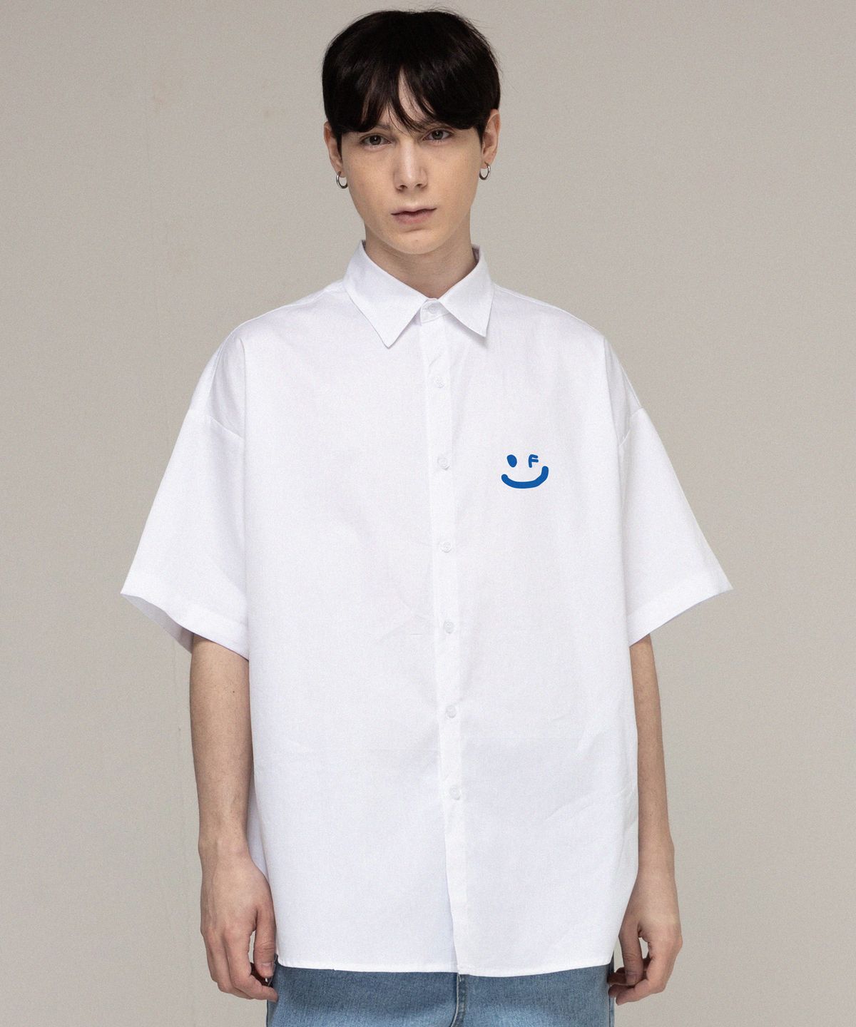 그레이버(GRAVER) [UNISEX]스몰 드로잉스마일 오버핏 반팔셔츠_화이트