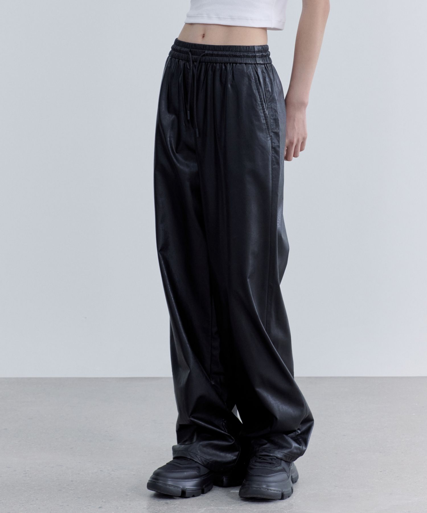 MUSINSA公式 | MUSINSA STANDARD WOMAN Women's Synthetic Leather