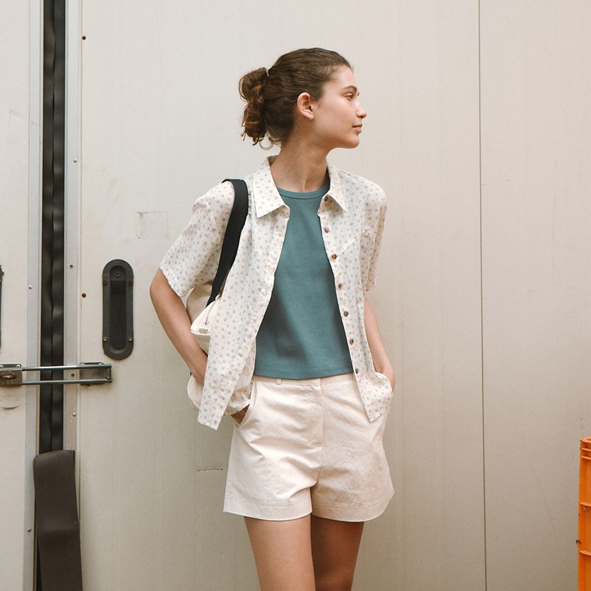 유라고(URAGO) Flower half sleeve shirt