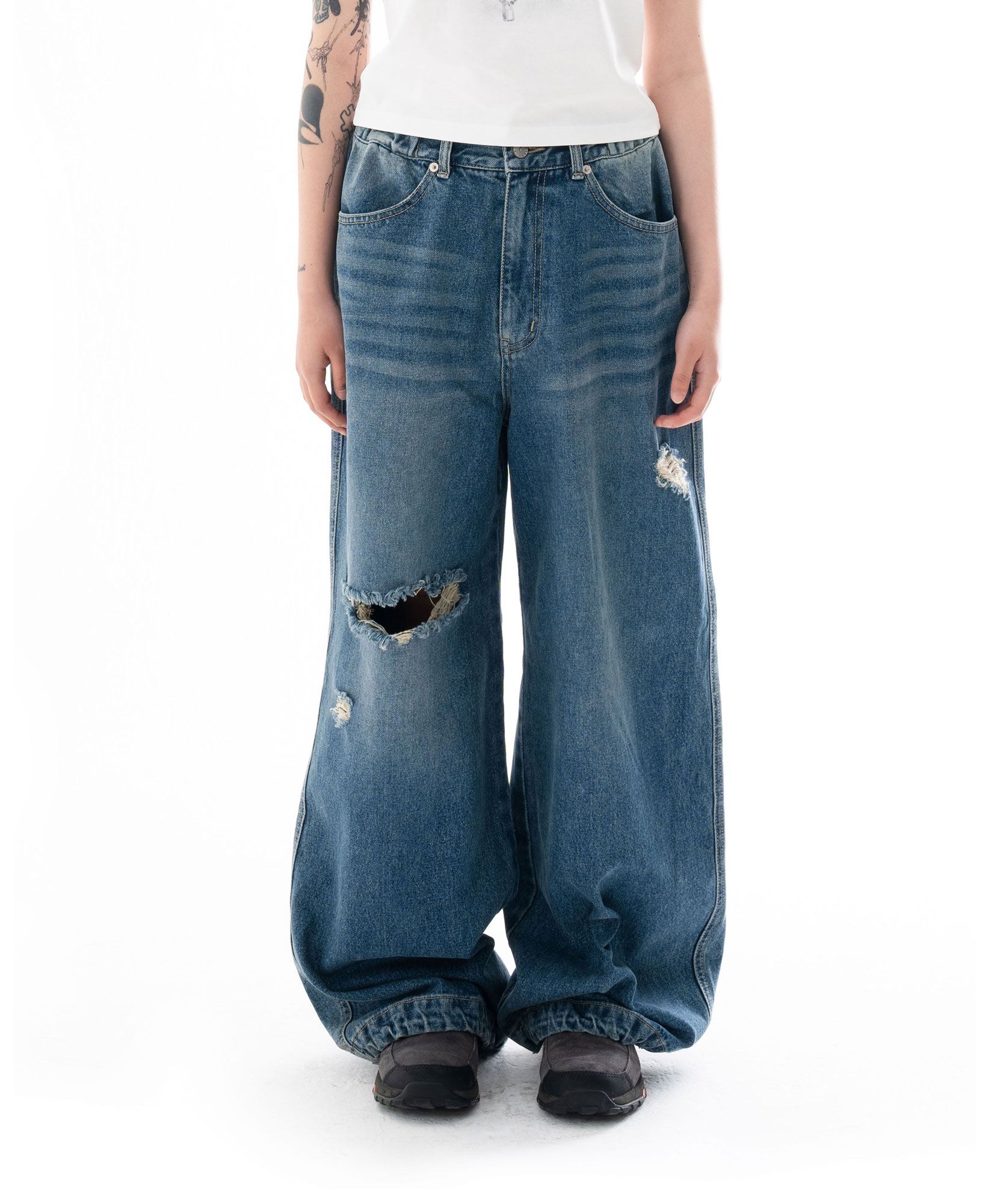 MUSINSA公式 | AAKAM Distressed Denim Pants (Blue)