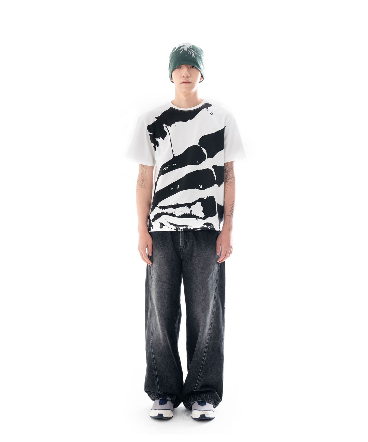 아캄(AAKAM) Paneled Denim Pants (Black)