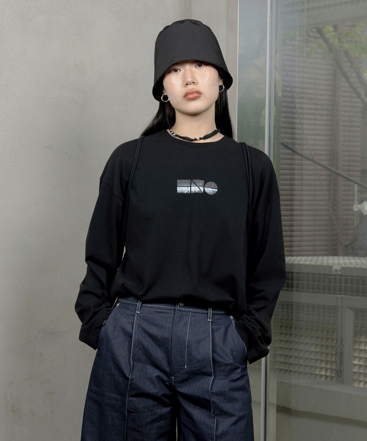 힌지(HINGE) HNG 포토 티셔츠 / 블랙