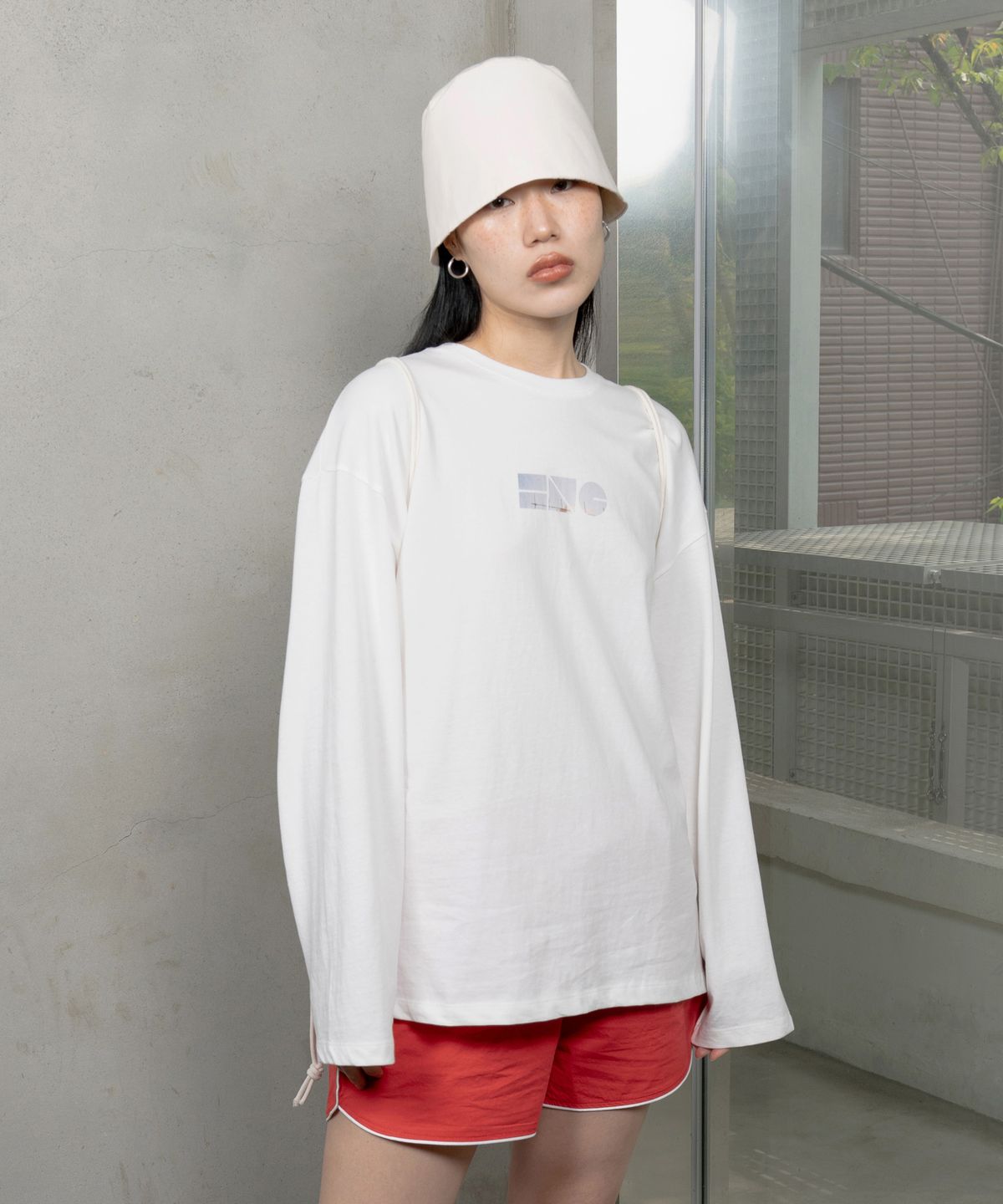 힌지(HINGE) HNG 포토 티셔츠 / 오프 화이트