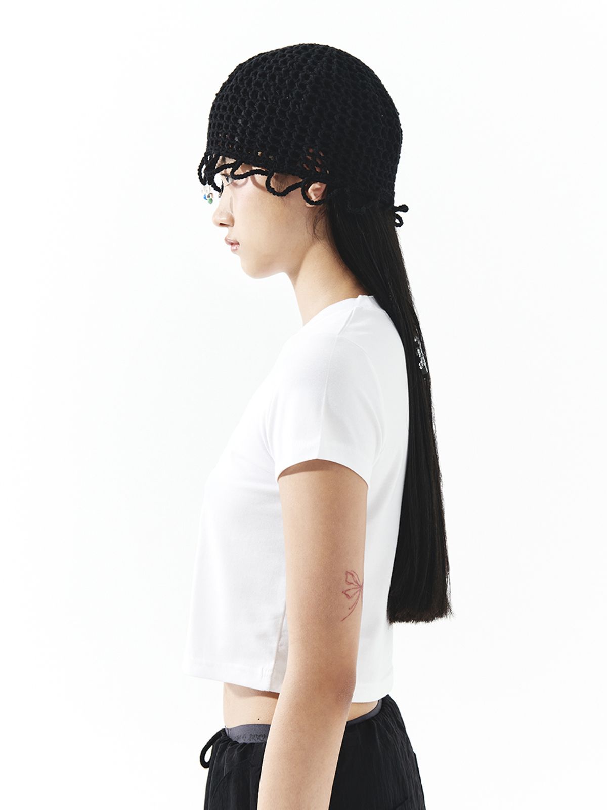 와이이이엘(YEEL) SCOTCH LOGO CROP T-SHIRT WHITE