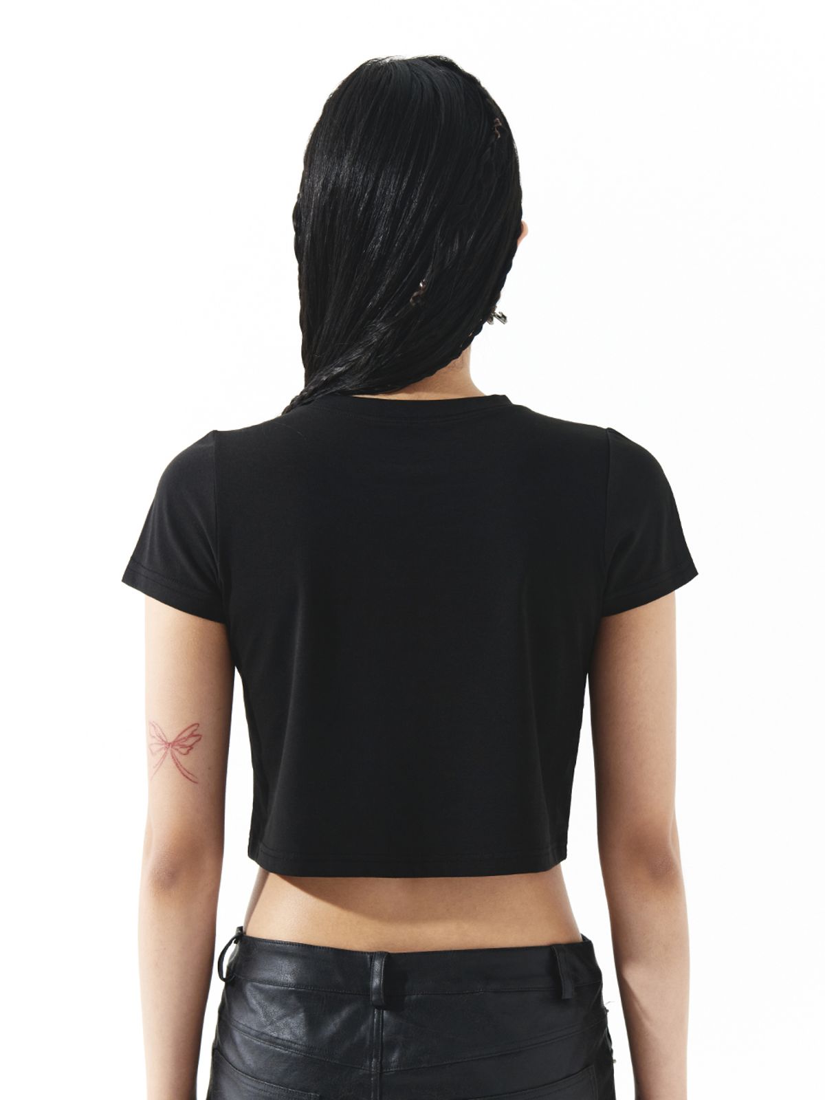 와이이이엘(YEEL) SCOTCH LOGO CROP T-SHIRT BLACK