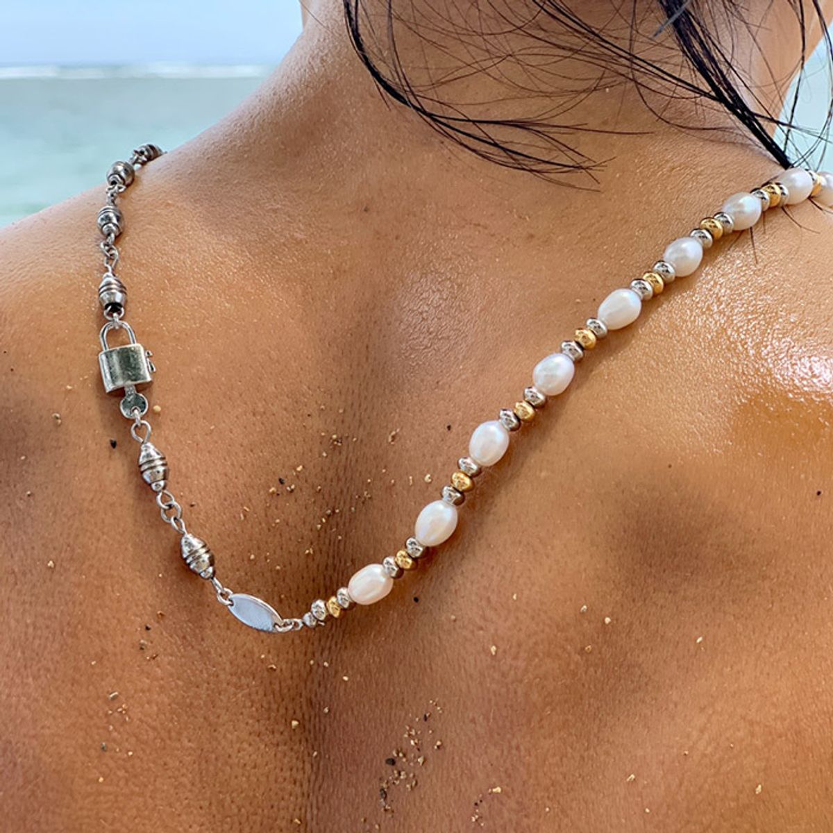 트레쥬(TREAJU) BOTTLE CHAIN LOCK PEARL NECKLACE