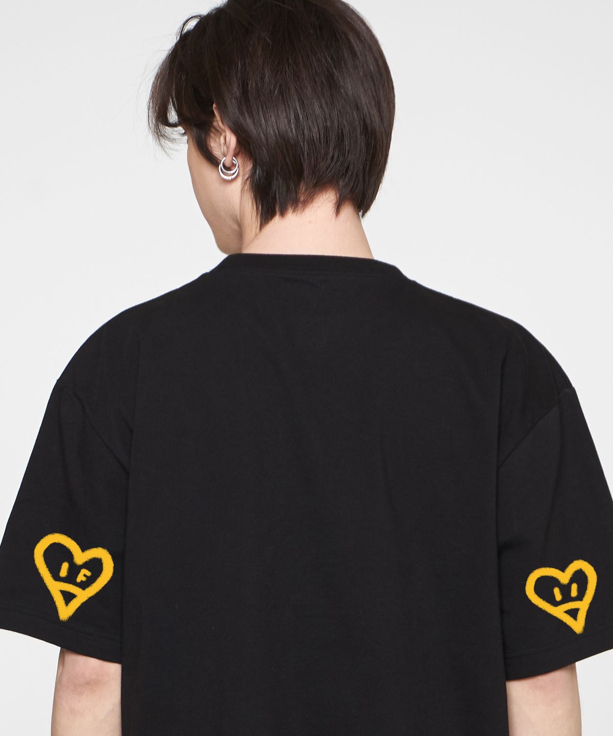 그레이버(GRAVER) [UNISEX]엘보우 스프레이 하트 스마일 반팔티_4color