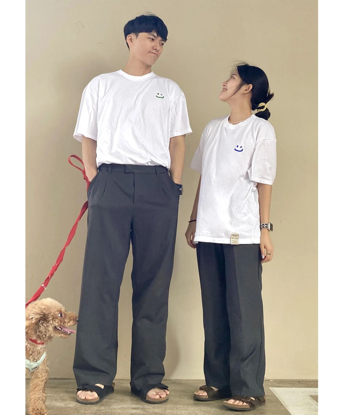 그레이버(GRAVER) [UNISEX]스몰 드로잉스마일 반팔티_화이트/그린 로고