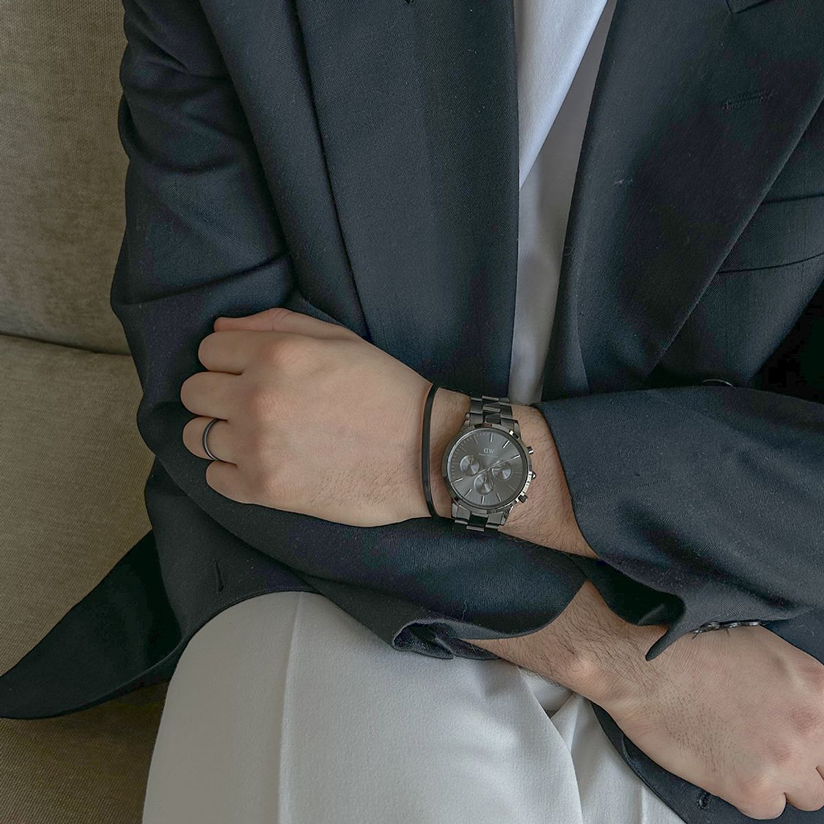 다니엘 웰링턴(DANIEL WELLINGTON) ICONIC CHRONOGRAPH LINK GRAPHITE 그레이 남자시계