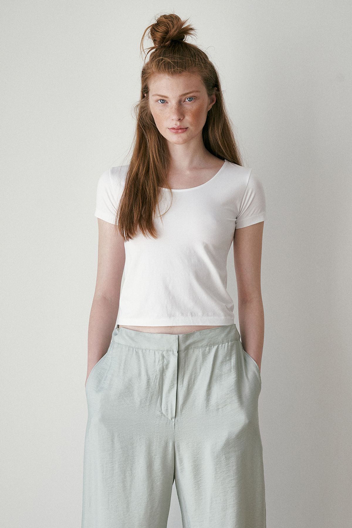 르브아시스(REVOIRSIS) cap sleeve t-shirt white