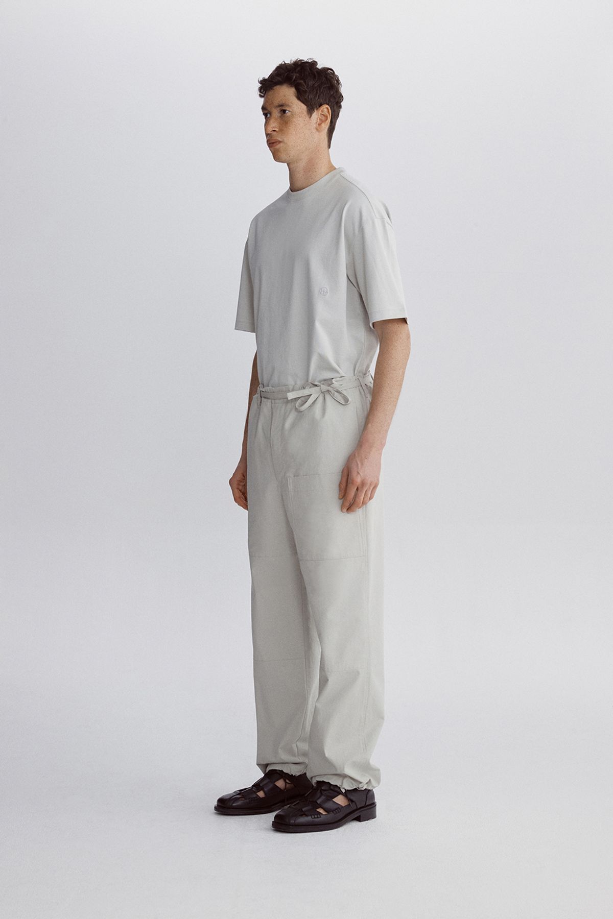 호이테(HEUTE) COTTON DRAWSTRING PANTS GREY