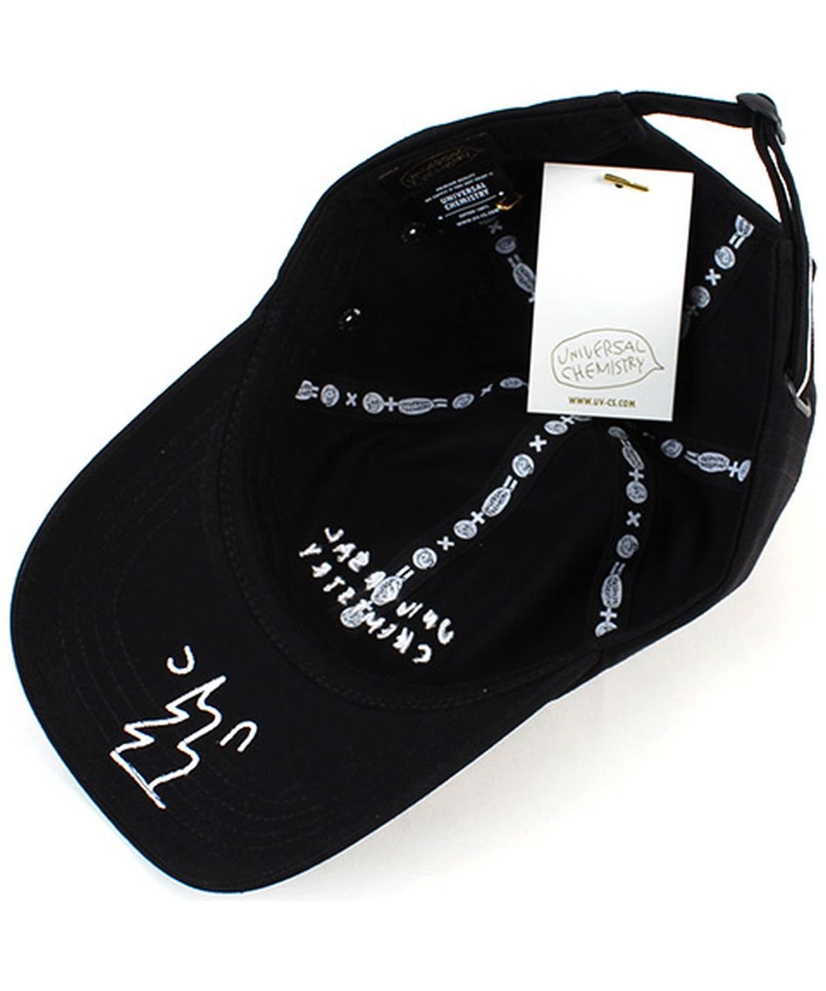 유니버셜 케미스트리(UNIVERSAL CHEMISTRY) Front Logo Cotton Black Ballcap 코튼볼캡